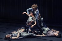 工藤聡演出・振付「Scire / シールェ」（撮影：永瀬尊）