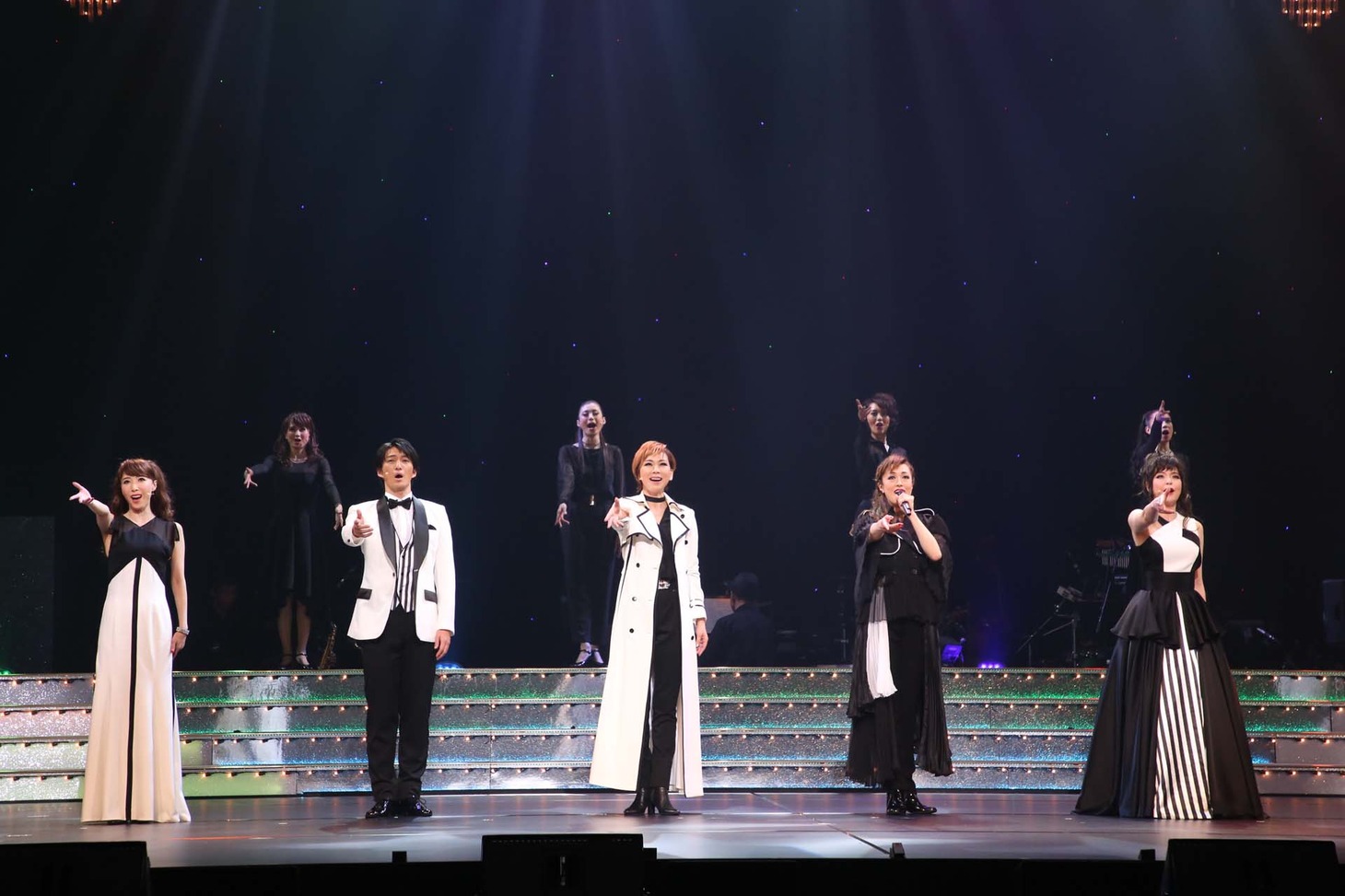 「SHOW STOPPERS!!」より。（撮影：花井智子）