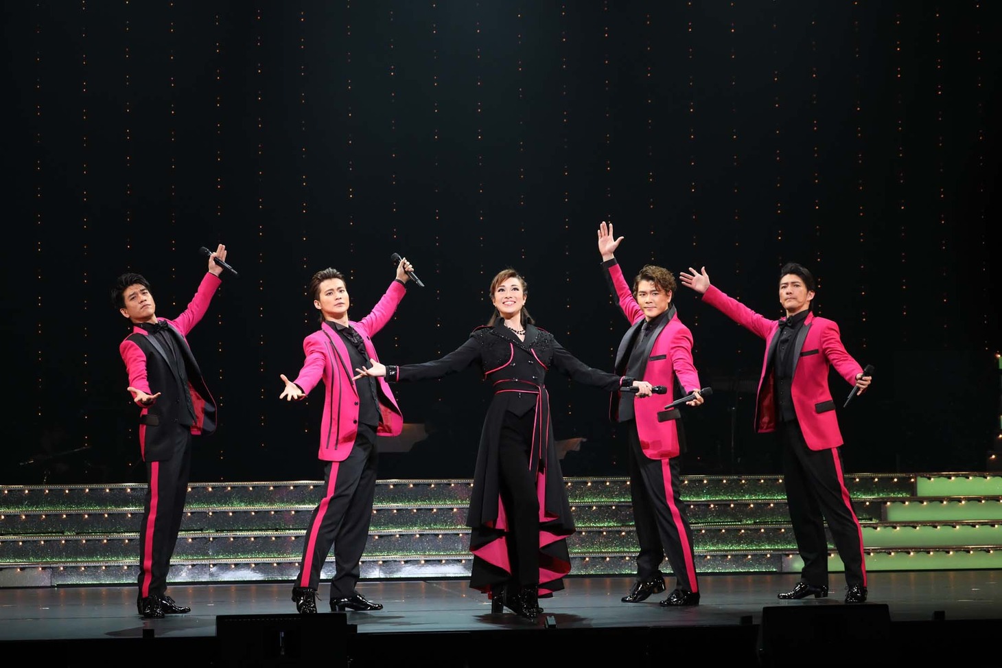 「SHOW STOPPERS!!」より。（撮影：花井智子）
