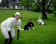 劇団コープス「ひつじ」より。(Photo:Gary Mulcahey)