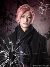 山内圭輔扮するルキーノ・グレゴレッティ。