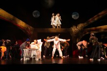 オフィス3◯◯ 40周年記念公演「肉の海」より。