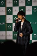 ニューシングル「Keep in touch」リリース記念イベントより。山崎育三郎。