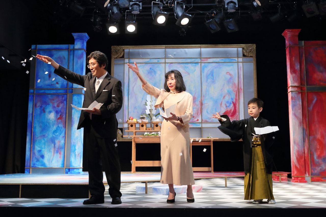 六本木トリコロールシアターがオープン、竣工式に寺島しのぶ親子ら出席