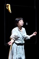 したため「文字移植」初演より。（photo：Kai Maetani）