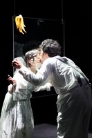 したため「文字移植」初演より。（photo：Kai Maetani）