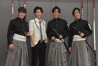 男劇団 青山表参道X「SHIRO TORA～beyond the time～」初日前囲み取材より、左から西銘駿、飯島寛騎、栗山航、塩野瑛久。