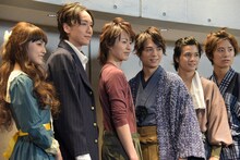 左から山下聖菜、細貝圭、荒木宏文、溝口琢矢、石原壮馬、正木郁。