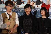 ミュージカル「魔女の宅急便」囲み取材より左から横山だいすけ、生田智子、福本莉子。