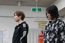 左から咲山類、TAKA。