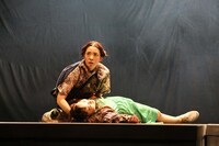 てがみ座「海越えの花たち」ゲネプロより。（撮影：田中亜紀）