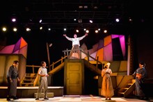 ジョンソン＆ジャクソン「ニューレッスン」より。（撮影：桜井隆幸）