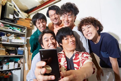 ゴジゲン。後列右が松居大悟。（撮影：関信行）