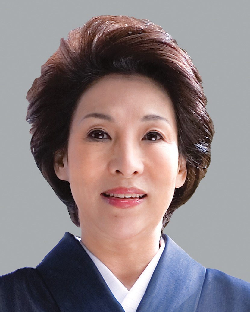 波乃久里子