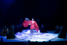 「鷹姫」より、大槻裕一。（撮影：政川慎治）