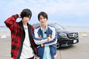 「荒牧くんと高崎くん～瀬戸内海一周、ドライブふたり旅～前編」より。左から荒牧慶彦、高崎翔太。