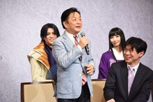 小池修一郎（前列左）