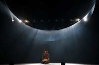 「銀河鉄道999 40周年記念作品 舞台『銀河鉄道999』～GALAXY OPERA～」より。（撮影：源かつみ）