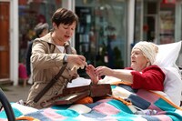 さいたまゴールド・シアター×デービッド・スレイター（英国）「BED」より。