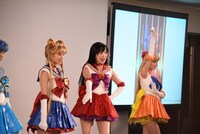 「ジャポニスム2018：響きあう魂」出陣祝賀会より、セーラームーン / 月野うさぎ役の夢宮加菜枝、セーラーマーズ / 火野レイ役の二宮響子、セーラーヴィーナス / 愛野美奈子役の星波。