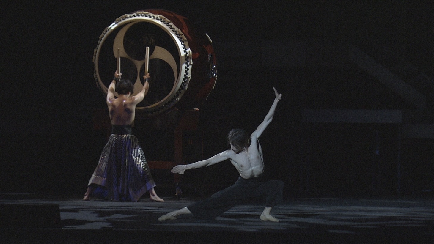 NHK総合「目撃！にっぽん『世界を魅する～和太鼓 DRUM TAOの挑戦～』」より。（写真提供：NHK）
