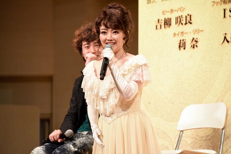 ダーリング夫人役の入絵加奈子。