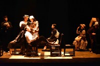 DULL-COLORED POP vol.18「福島三部作 第1部『1961年：夜に昇る太陽』」より。（撮影：田子和司）