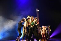 DULL-COLORED POP vol.18「福島三部作 第1部『1961年：夜に昇る太陽』」より。（撮影：田子和司）