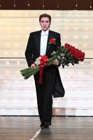 OSK日本歌劇団「レビュー夏のおどり」千秋楽の様子。高世麻央。