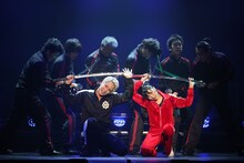 つかこうへい生誕70年記念特別公演「『新・幕末純情伝』FAKE NEWS」より。