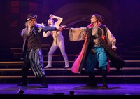 「少年社中20周年記念第一弾 少年社中×東映 舞台プロジェクト『ピカレスク◆セブン』」より。(c)少年社中・東映