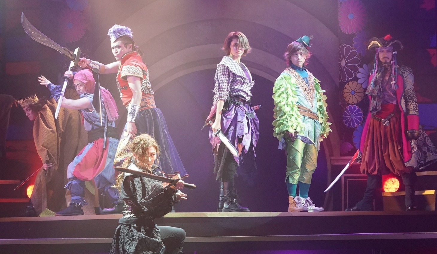 「少年社中20周年記念第一弾 少年社中×東映 舞台プロジェクト『ピカレスク◆セブン』」より。(c)少年社中・東映