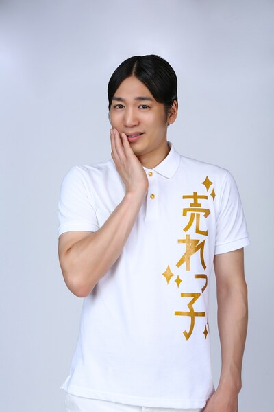 磯貝龍虎扮する増井田先生。