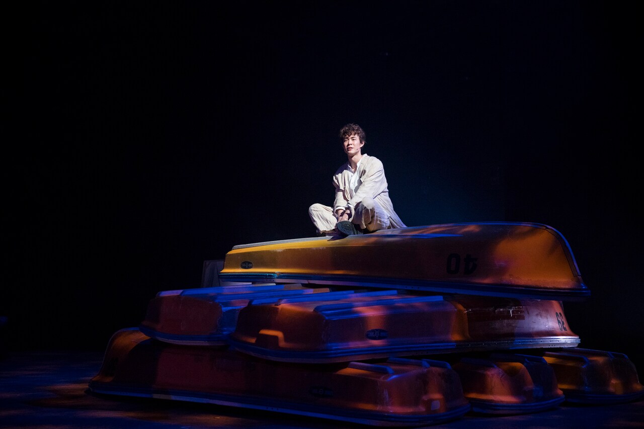 研ぎ澄まされた言葉と空間が与える衝撃、藤田貴大の新作「BOAT」開幕