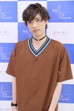 輝馬1st写真集「T's Photograph」発売イベントより。