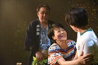 劇団桟敷童子「翼の卵」より。（撮影：長田勇）