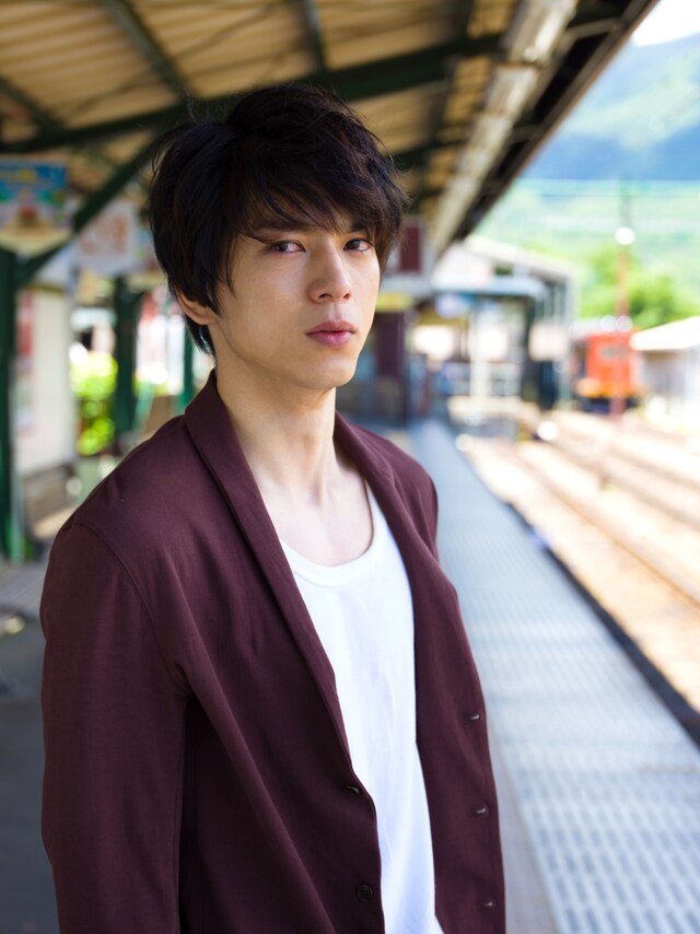 小松準弥1st写真集「君〈キミ〉」より。