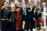 「ダンガンロンパ3 THE STAGE 2018～The End of 希望ヶ峰学園～」囲み取材より。左から脚本・演出の西森英行、天願和夫役の竹若元博（バッファロー吾郎）、十六夜惣之助役の神永圭佑、霧切響子役の岡本夏美、苗木誠役の西銘駿、朝日奈葵役の飯田里穂、塔和モナカ役の市川美織、宗方京助役の仲田博喜。