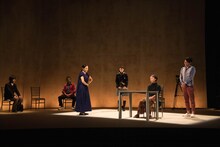 モダンスイマーズ「句読点三部作連続上演 第三弾『死ンデ、イル』」より。