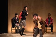 モダンスイマーズ「句読点三部作連続上演 第三弾『死ンデ、イル』」より。