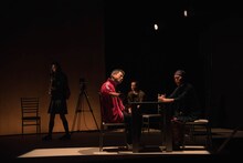 モダンスイマーズ「句読点三部作連続上演 第三弾『死ンデ、イル』」より。