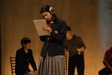 モダンスイマーズ「句読点三部作連続上演 第三弾『死ンデ、イル』」より。
