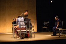 モダンスイマーズ「句読点三部作連続上演 第三弾『死ンデ、イル』」より。