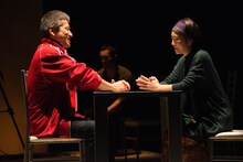 モダンスイマーズ「句読点三部作連続上演 第三弾『死ンデ、イル』」より。