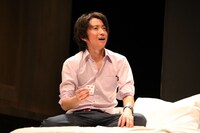 舞台「レインマン」より。（撮影：神ノ川智早）