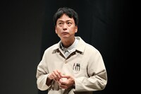 舞台「レインマン」より。（撮影：神ノ川智早）