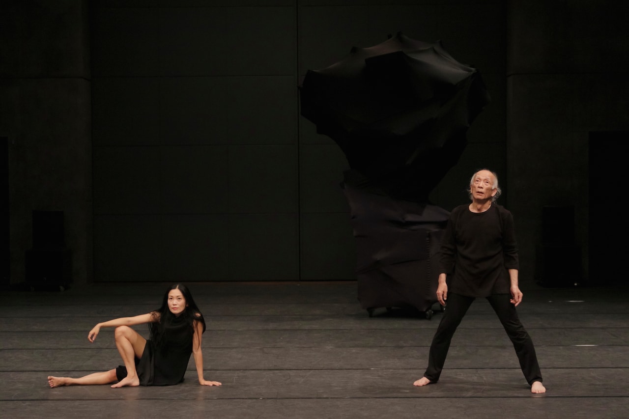 伊藤郁女「Je danse parce que je me mefie des mots / 私は言葉を信じないので踊る」より。(c)Arnold Groeschel