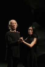 伊藤郁女「Je danse parce que je me mefie des mots / 私は言葉を信じないので踊る」より。(c)Arnold Groeschel