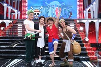 「2018 FNS うたの夏まつり」より。左から福地教光演じるゾロ、小池徹平、松浦司演じるルフィ、森良平演じるウソップ。