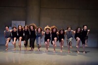 25周年記念公演「人生劇場」より。（撮影：山之上雅信）